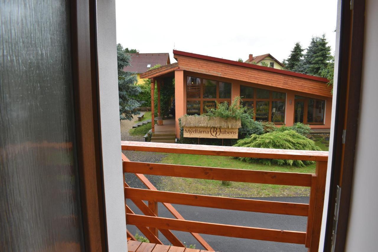 Apartman Ruzak Ruzova Bagian luar foto