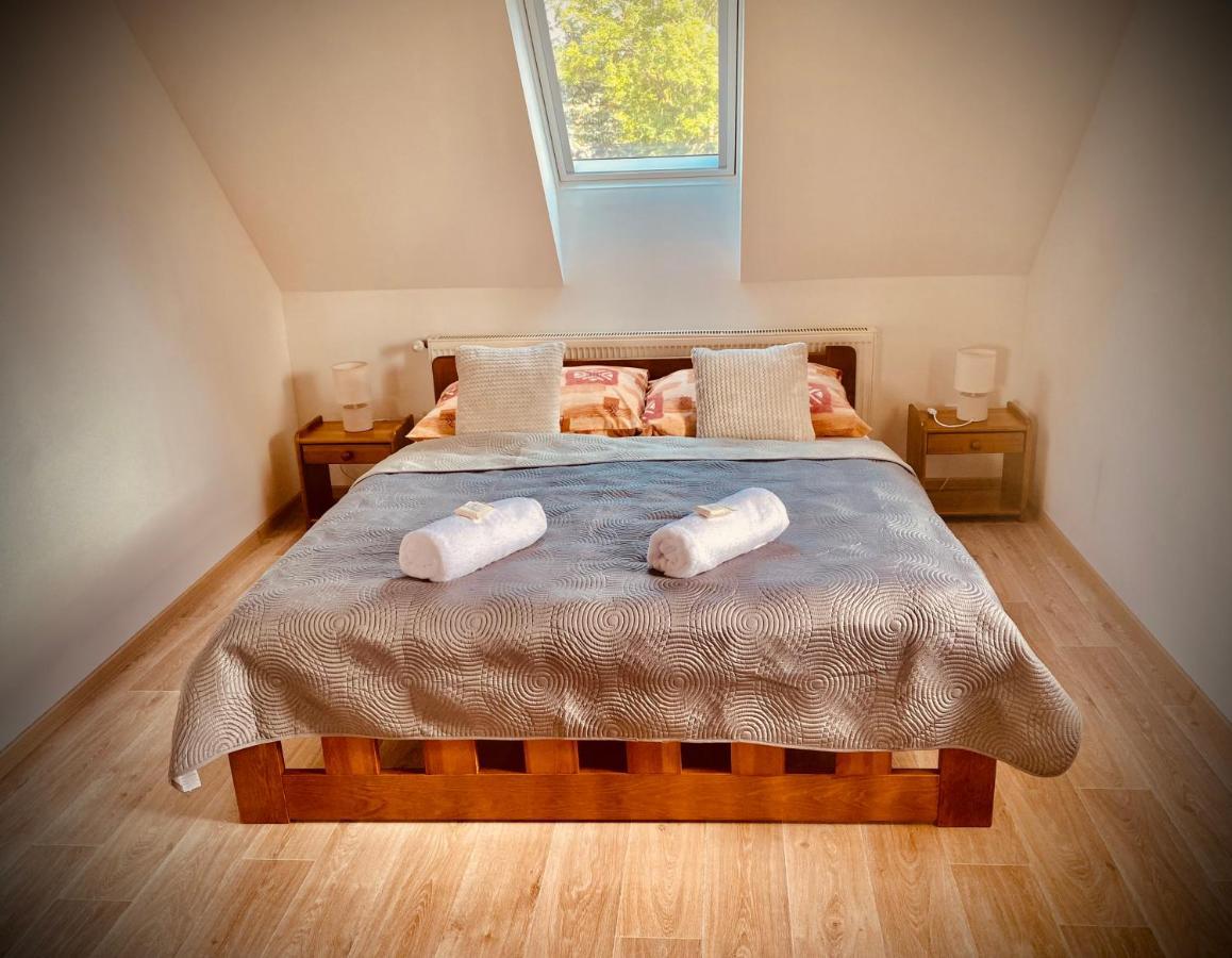 Apartman Ruzak Ruzova Bagian luar foto