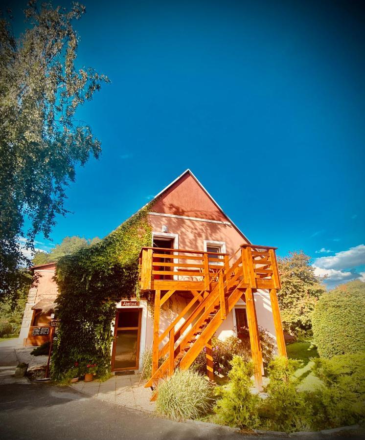 Apartman Ruzak Ruzova Bagian luar foto