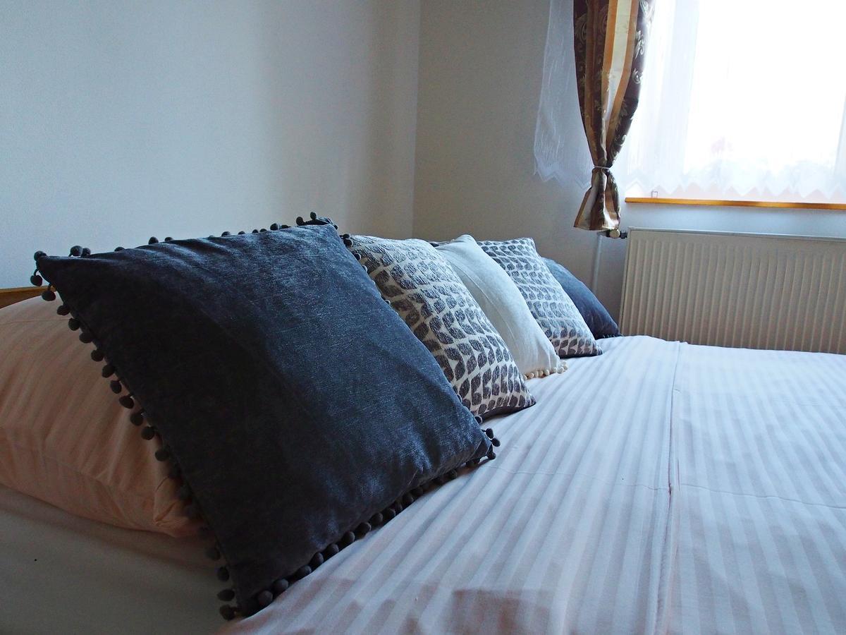 Apartman Ruzak Ruzova Bagian luar foto