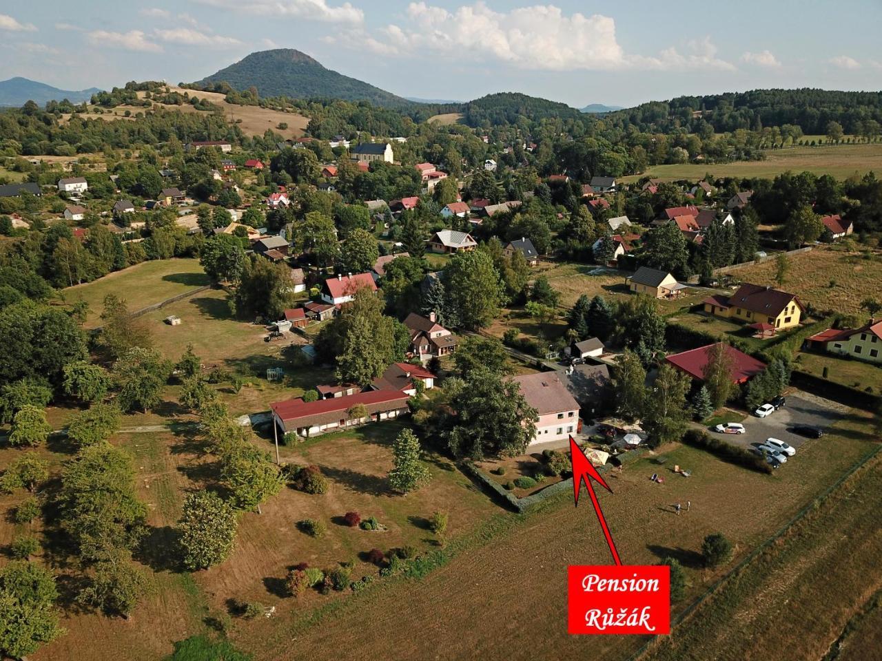 Apartman Ruzak Ruzova Bagian luar foto