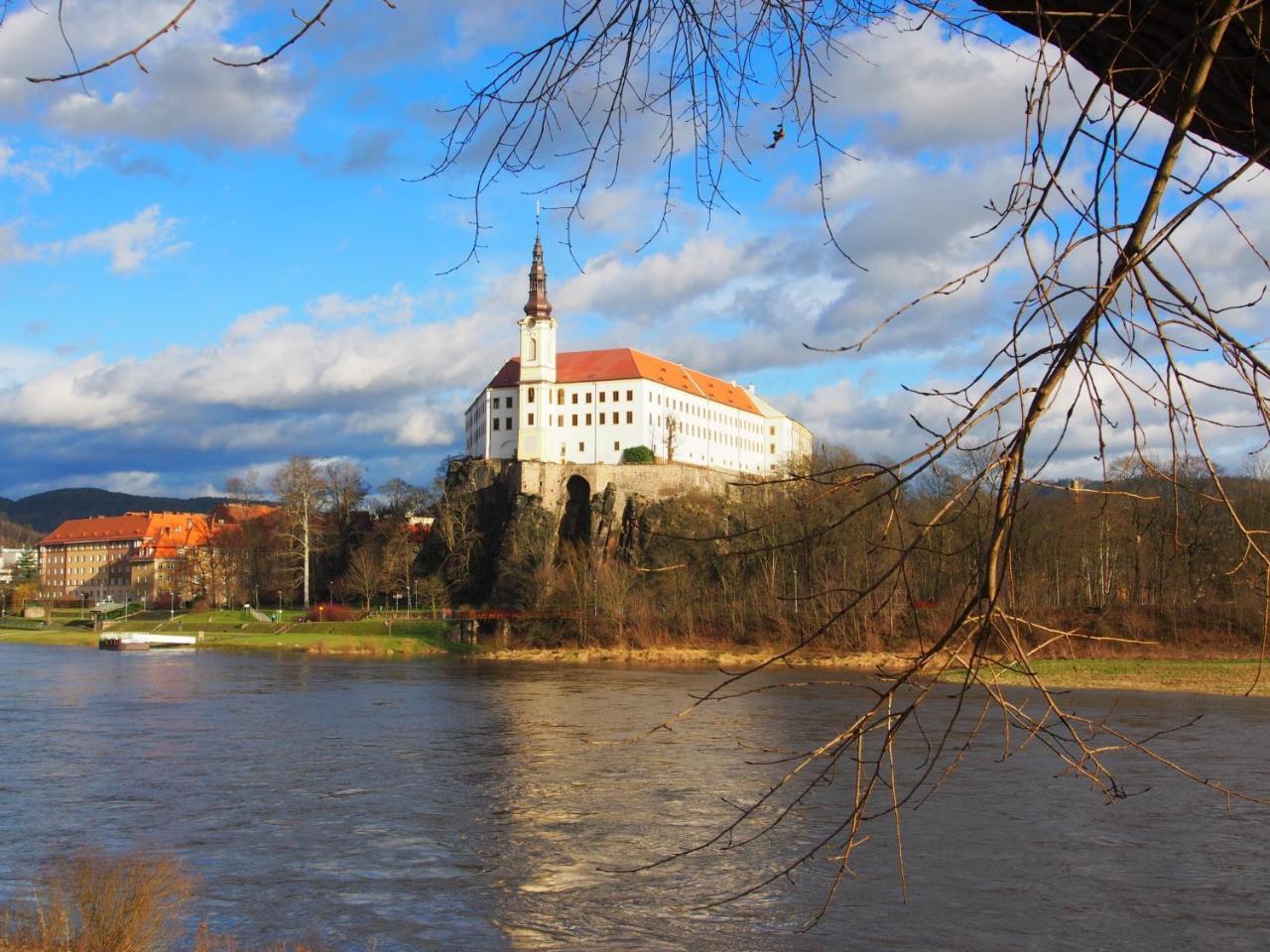 Apartman Ruzak Ruzova Bagian luar foto