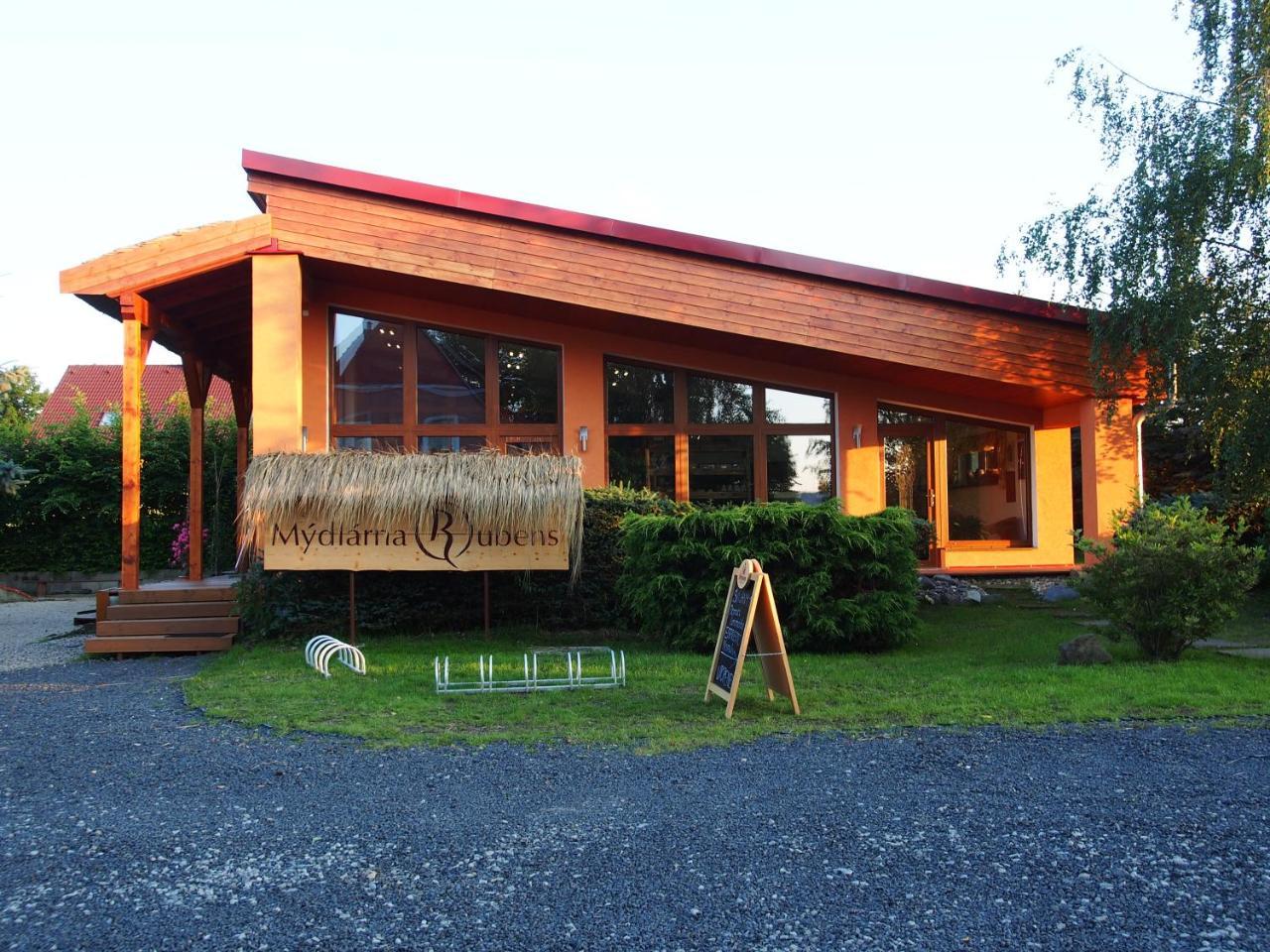 Apartman Ruzak Ruzova Bagian luar foto
